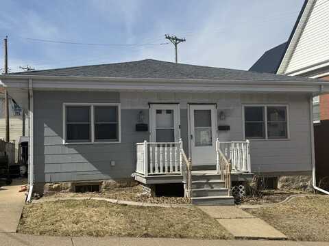 491-493 Burch, Dubuque, IA 52001
