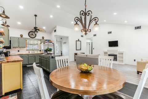 620 W Pine Street, Mary Esther, FL 32569