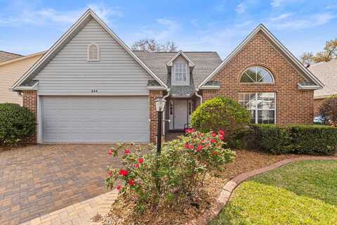 834 Fairway Lakes Drive, Niceville, FL 32578