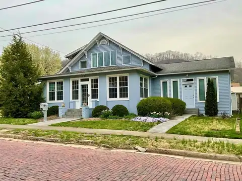 416 Court Street, Paintsville, KY 41240