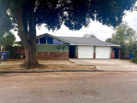 2915 Pleasant Avenue N, Fresno, CA 93705