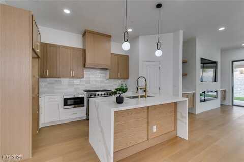 10452 Niagara Falls Lane, Las Vegas, NV 89144
