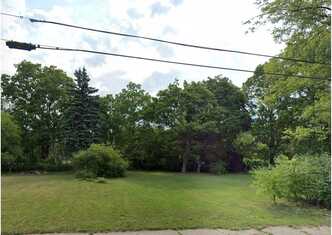 24 Belmont Avenue, Pontiac, MI 48342