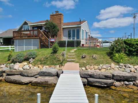 204 John Street, Lake City, MI 49651