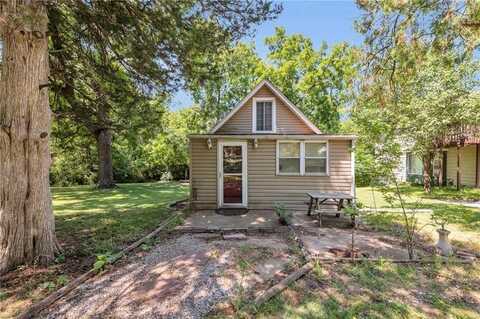 8836 N Main Street, Kansas City, MO 64155