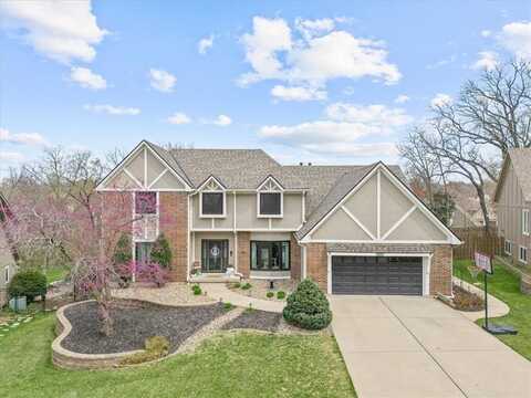2553 NW Bent Tree Circle, Lees Summit, MO 64081
