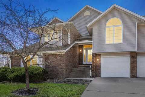 15 Camborne Cir, IowaCity, IA 52245