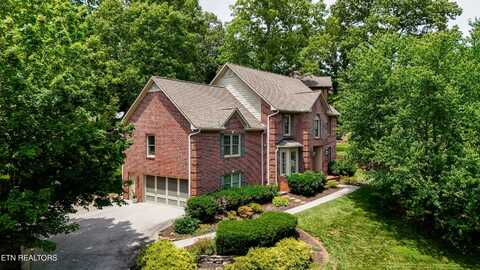 724 Summit Lake Court, Knoxville, TN 37922