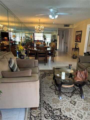 9801 Sunrise Lakes Blvd, Sunrise, FL 33322