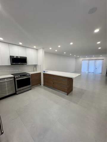 2221 NE 123rd St, North Miami, FL 33181