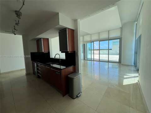 1331 Brickell Bay Dr, Miami, FL 33131