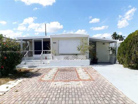 8551 SW 18th Pl, Davie, FL 33324