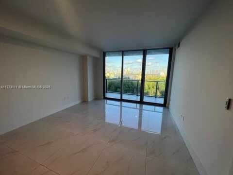 16385 Biscayne Blvd, North Miami Beach, FL 33160