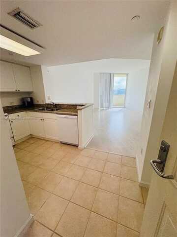 19501 W Country Club Dr, Aventura, FL 33180