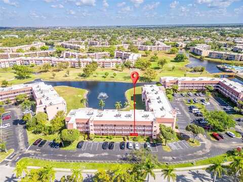 9421 Sunrise Lakes Blvd, Sunrise, FL 33322