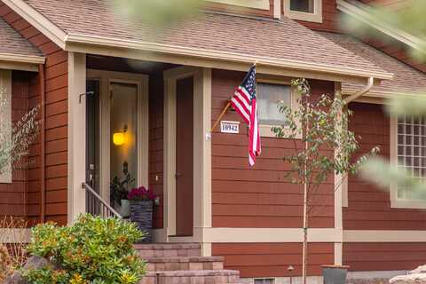 10942 Village Loop, Redmond, OR 97756