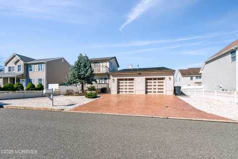3298 Long Point Drive, Toms River, NJ 08753