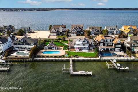 292 Dutchmans Point Road, Mantoloking, NJ 08738