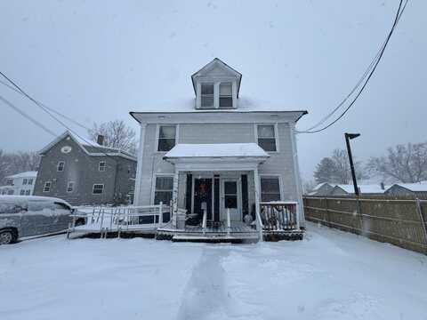 32 Bowdoin Street, Winthrop, ME 04364