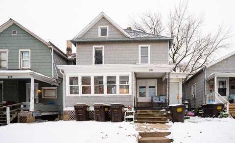 321-323 W Clark Street, Freeport, IL 61032