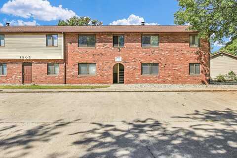 1905 Christopher Circle, Urbana, IL 61802