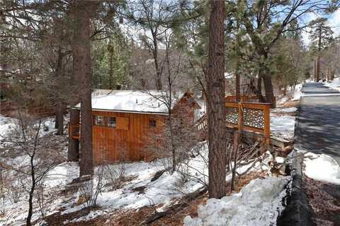 827 Highland Lane, Sugarloaf, CA 92386