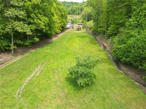 180 Red Rock Lane, Bomont, WV 25030