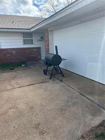 5376 NW 45th Street, Warr Acres, OK 73122