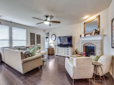 7913 Wildwest Drive, Fort Worth, TX 76131