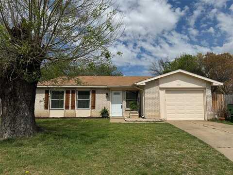 5725 Western Circle, Haltom City, TX 76148