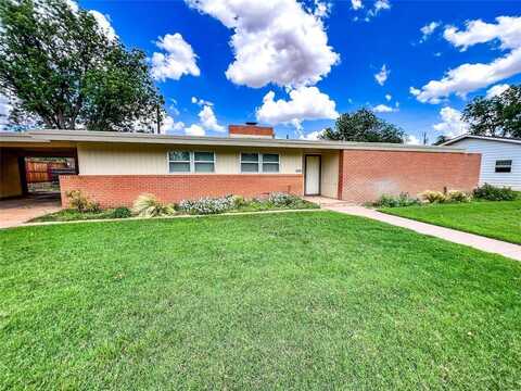 220 N 15th Avenue, Munday, TX 76371