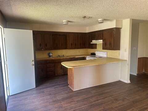 1721 W Walker Street, Denison, TX 75020