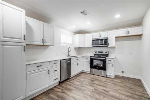 406 Worthway Drive, Grand Prairie, TX 75051