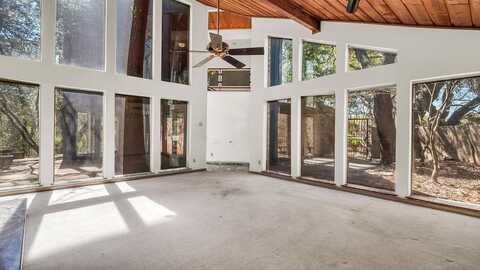 3724 Wooded Creek Drive, Farmers Branch, TX 75244
