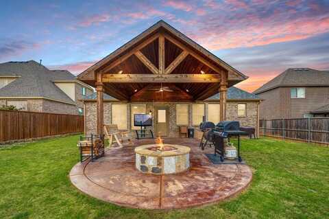 225 Soaring Hill Boulevard, Fort Worth, TX 76108