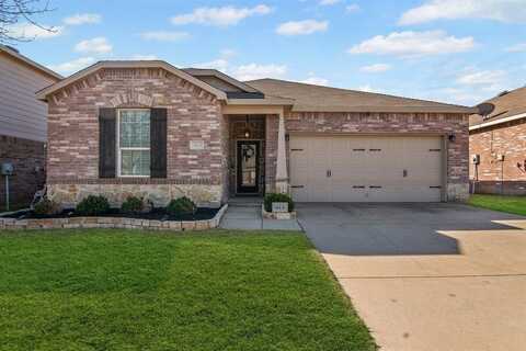 413 Magma Drive, Fort Worth, TX 76131