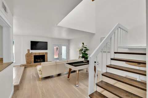 9231 Chimney Corner Lane, Dallas, TX 75243
