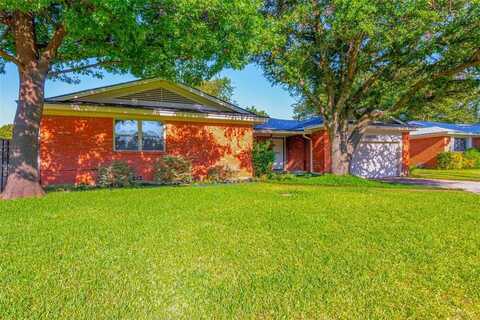 4605 Redondo Street, North Richland Hills, TX 76180