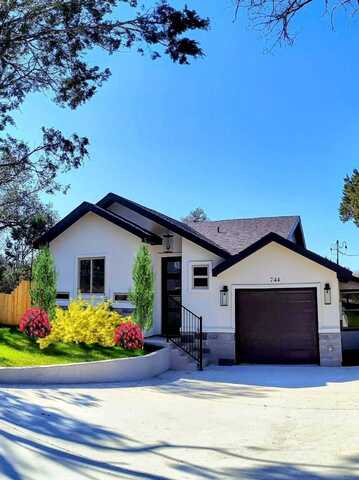 744 Magnolia Ln, Horseshoe Bay, TX 78657