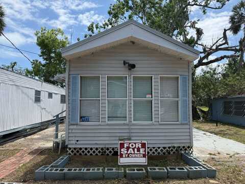 622 N Beach St, Daytona Beach, FL 32114
