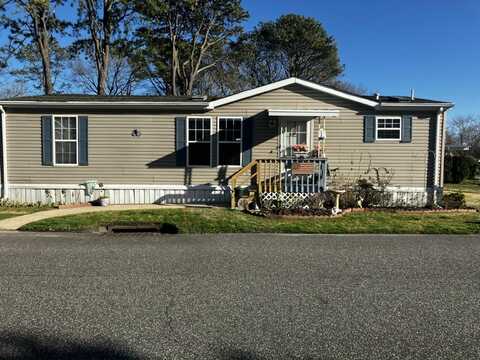 1661 Old Country Rd., Riverhead, NY 11901