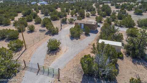 25815 W Fort Rock Road, Seligman, AZ 86337