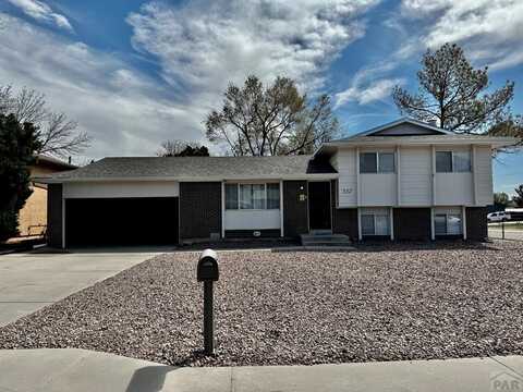 532 Starlite Dr, Pueblo, CO 81005