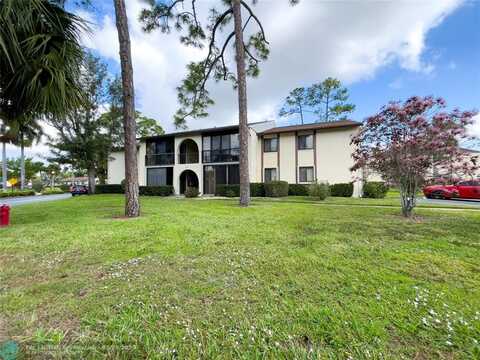 301 Knotty Pine Cir, Greenacres, FL 33463
