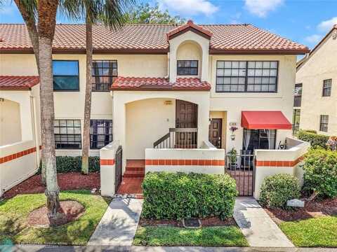 410 Freedom Ct, Deerfield Beach, FL 33442