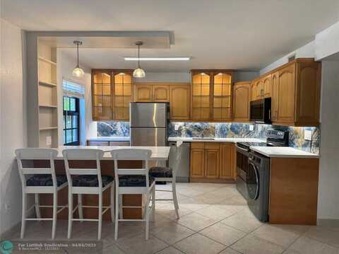 815 NE 28th St, Wilton Manors, FL 33334