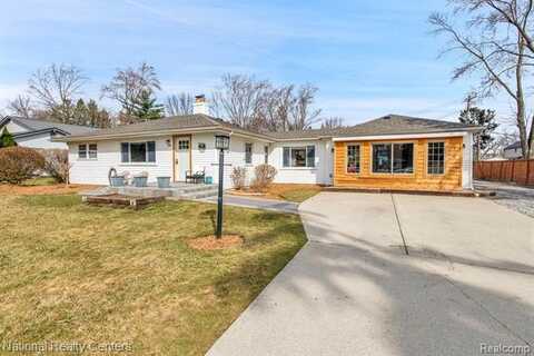 110 BLANCHE Drive, Troy, MI 48098