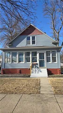 407 W Saratoga Street, Marshall, MN 56258