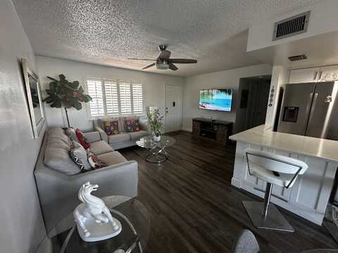 4668 Oak Terrace Drive, Greenacres, FL 33463