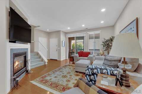 938 Camino De La Reina, San Diego, CA 92108